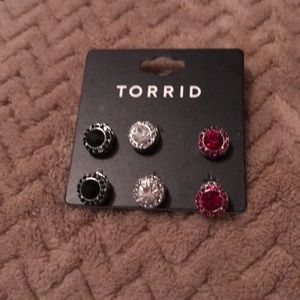 Torrid earring set